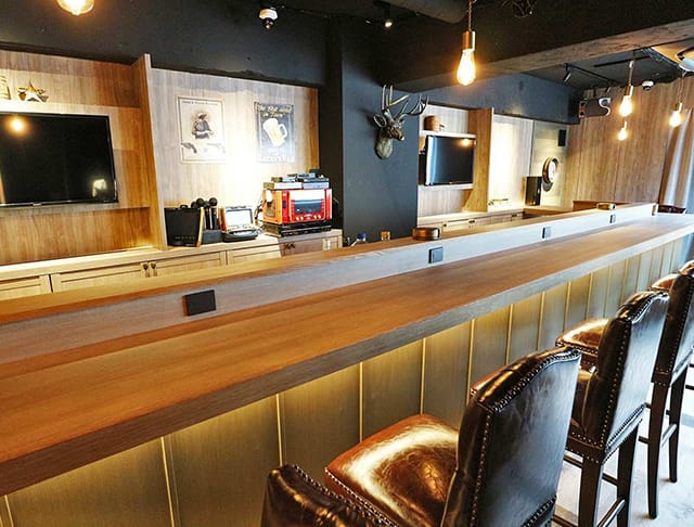 AMUSEMENT BAR WEST<ウエスト> 新宿 ガールズバー SHOP GALLERY 2